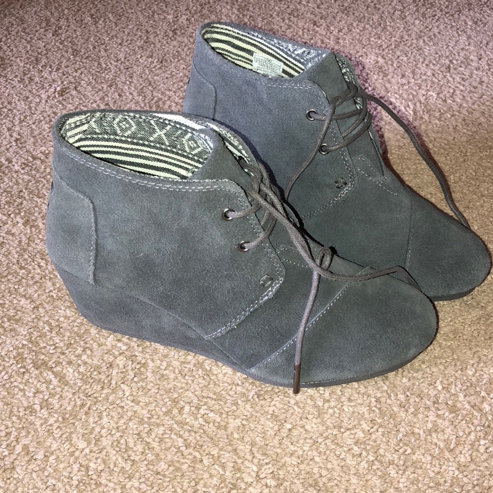 Toms shoes
